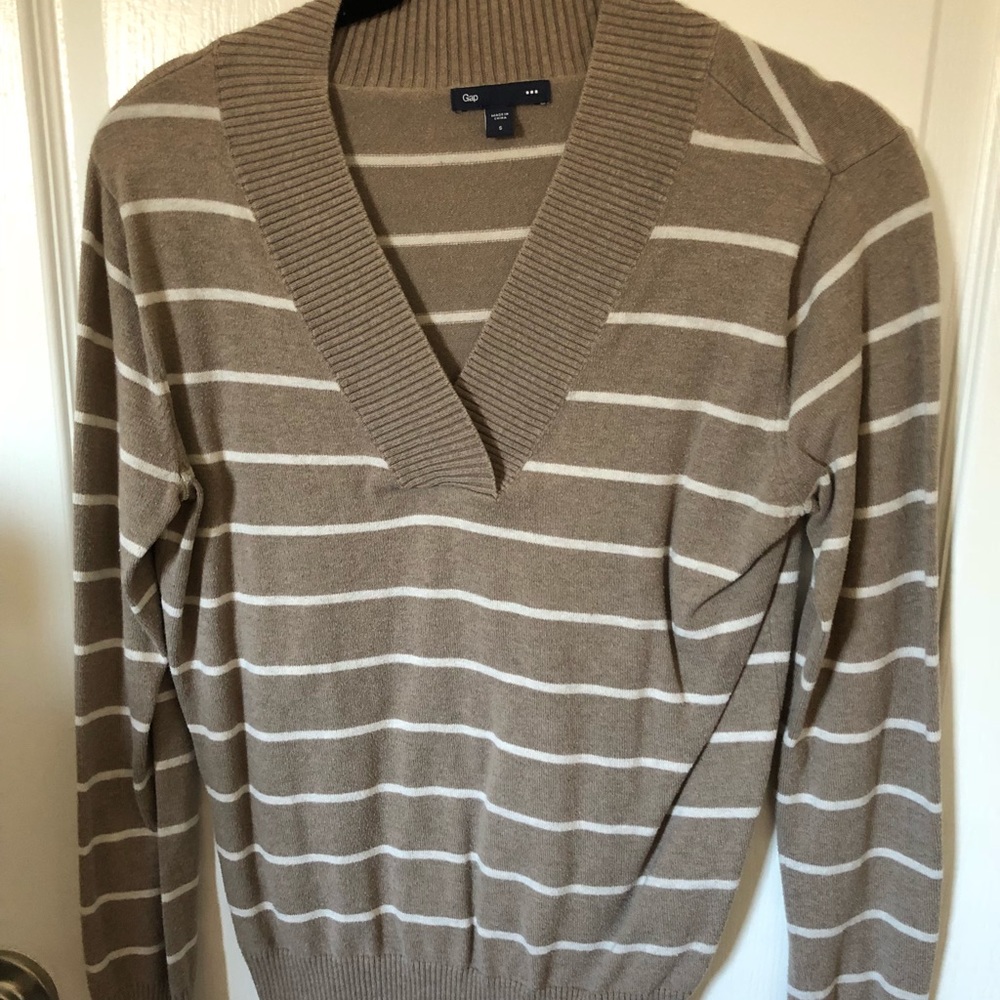 Gap V-neck Sweater